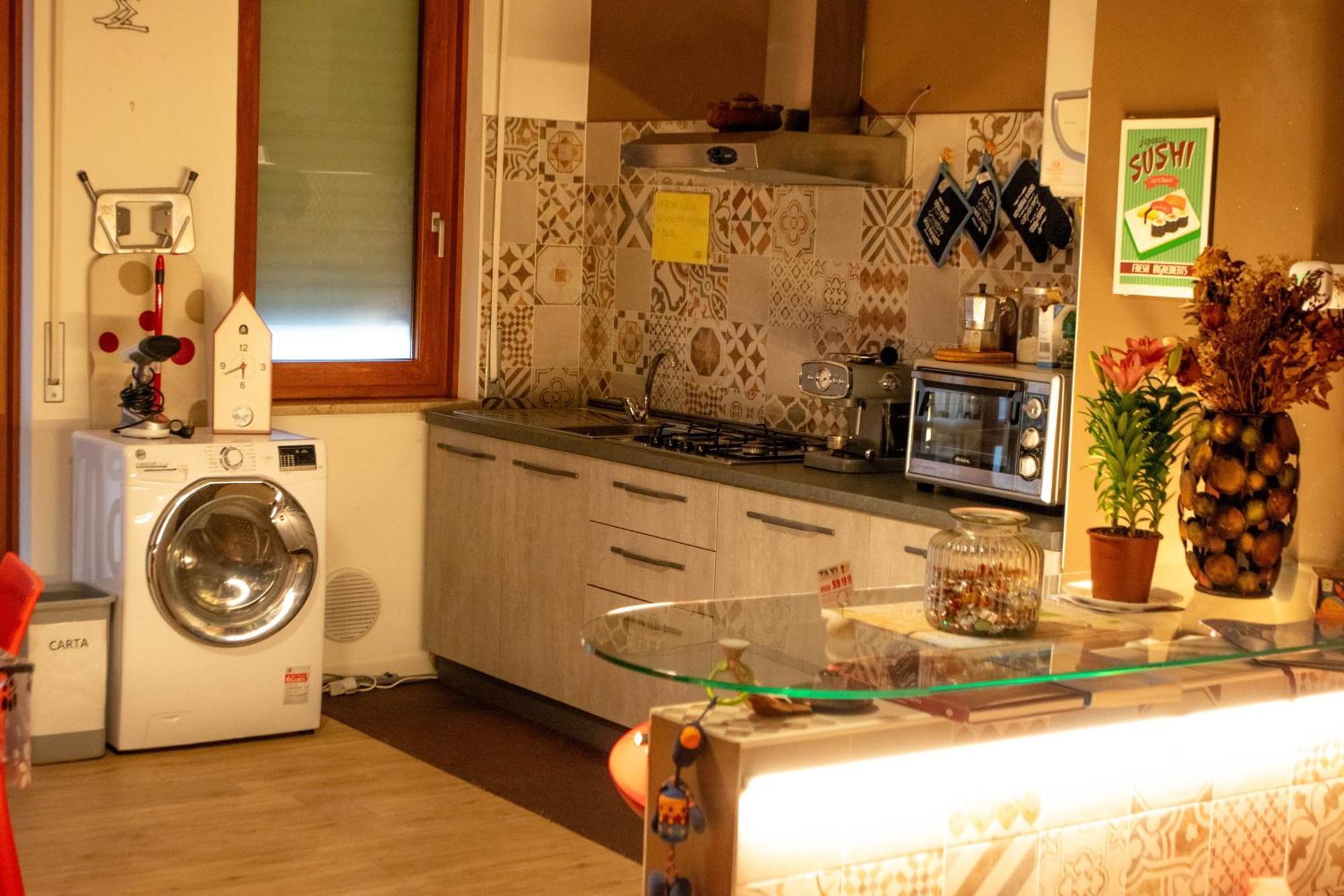 Emmanueli65 Fronte Clinica Per 4 Matrimoniale E Castello Bed & Breakfast Piacenza Luaran gambar